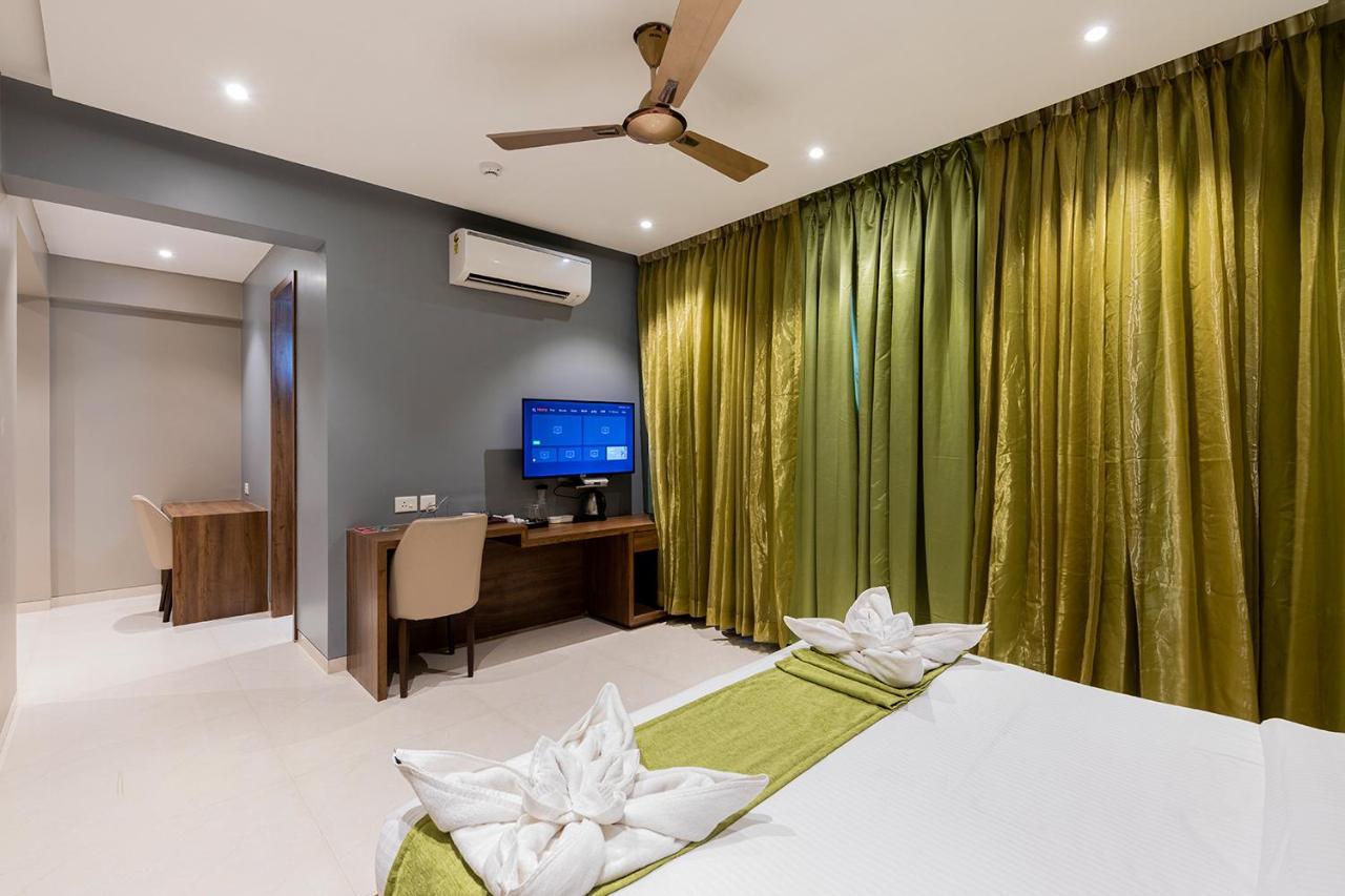 Hotel Seven Oaks Navi Mumbai Zewnętrze zdjęcie