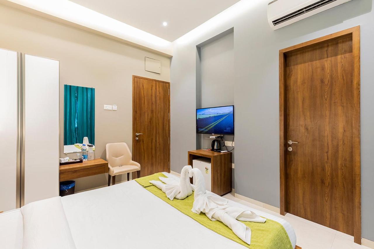 Hotel Seven Oaks Navi Mumbai Zewnętrze zdjęcie