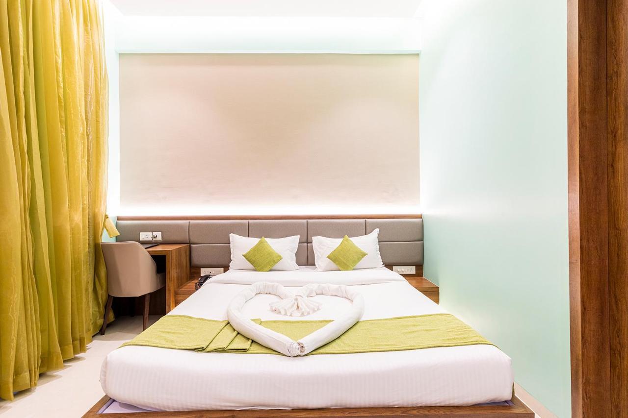 Hotel Seven Oaks Navi Mumbai Zewnętrze zdjęcie