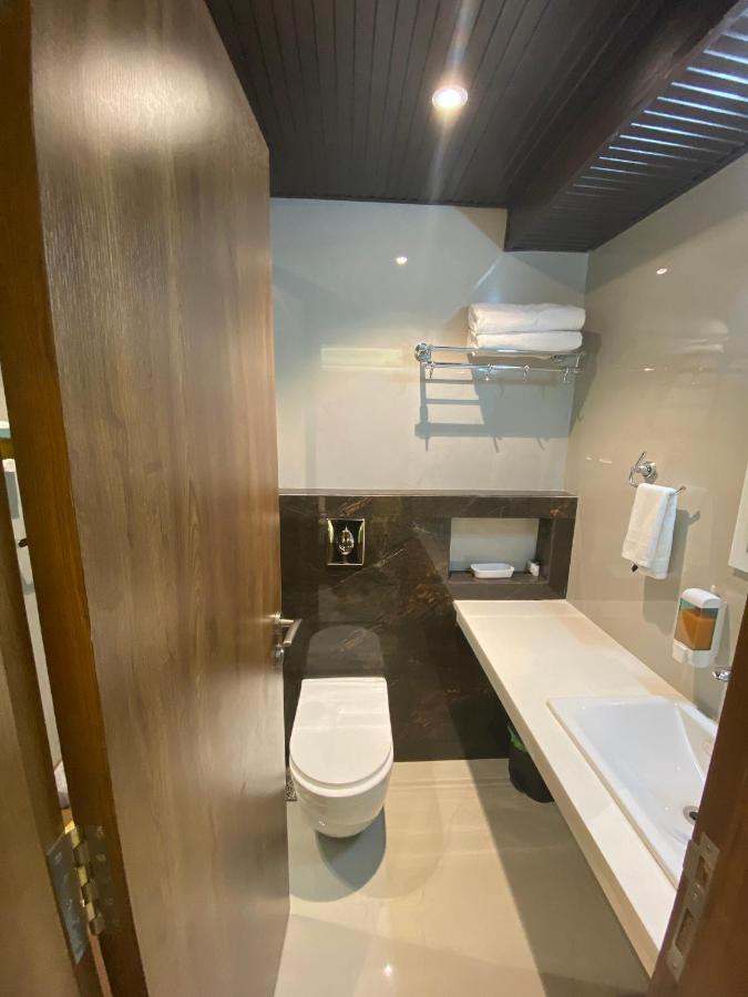 Hotel Seven Oaks Navi Mumbai Zewnętrze zdjęcie