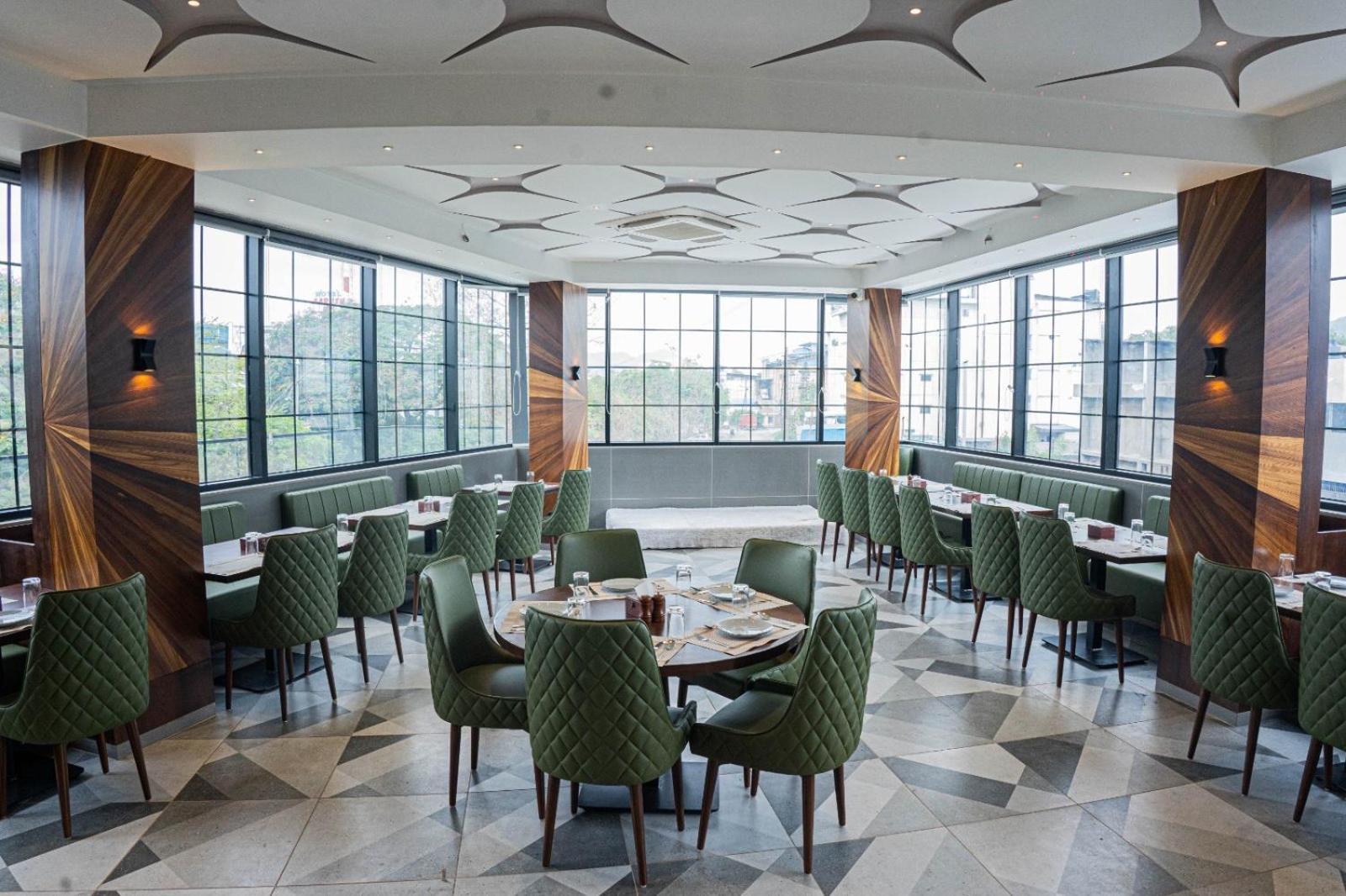 Hotel Seven Oaks Navi Mumbai Zewnętrze zdjęcie