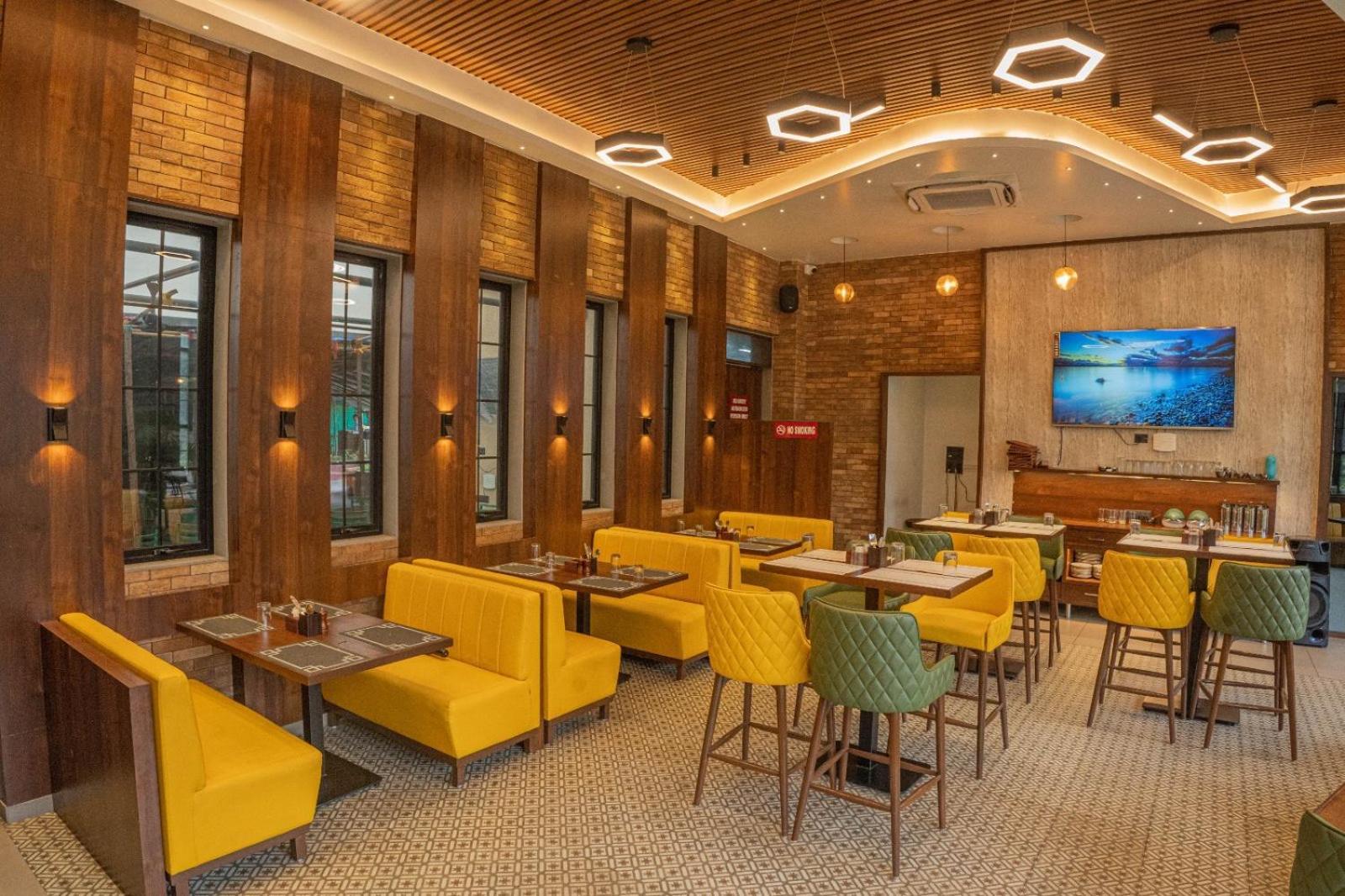 Hotel Seven Oaks Navi Mumbai Zewnętrze zdjęcie
