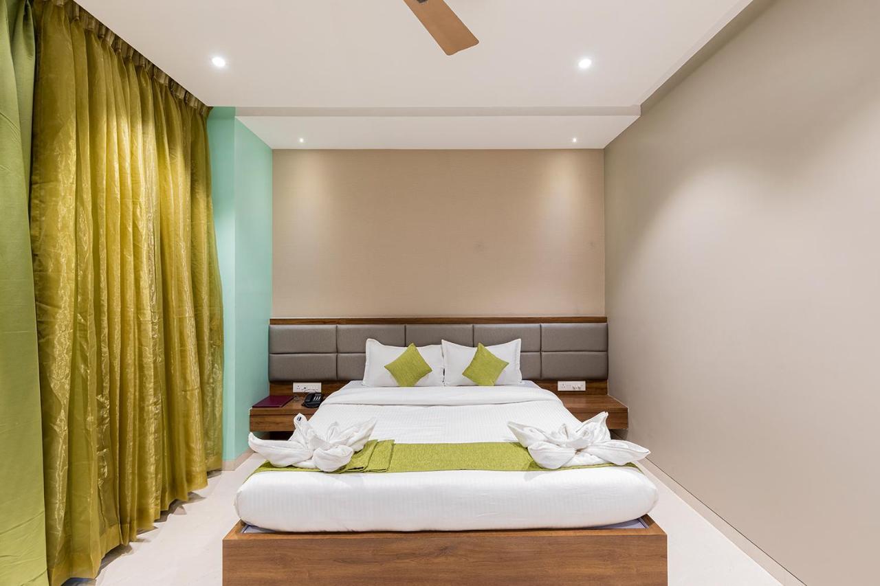 Hotel Seven Oaks Navi Mumbai Zewnętrze zdjęcie