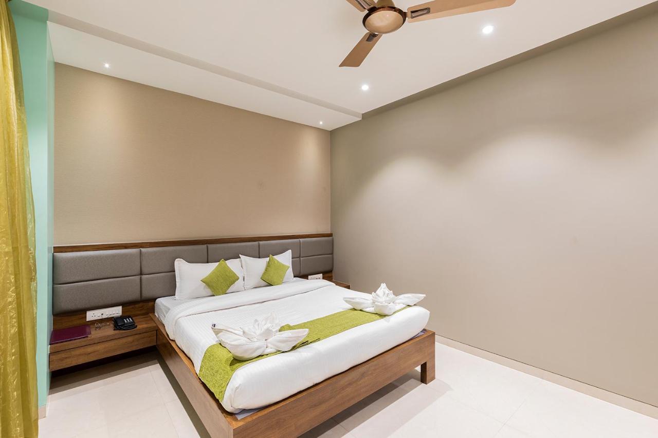 Hotel Seven Oaks Navi Mumbai Zewnętrze zdjęcie
