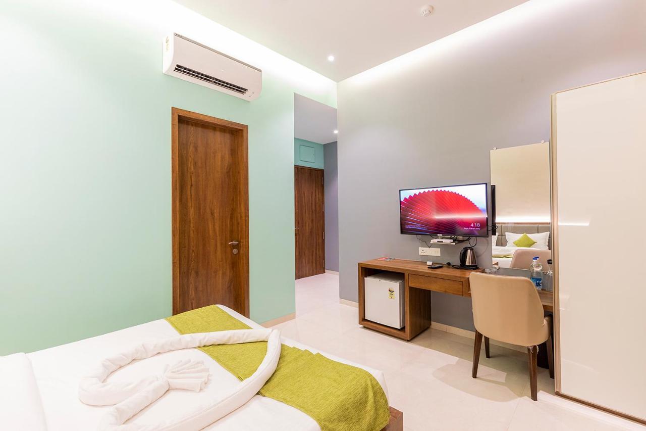 Hotel Seven Oaks Navi Mumbai Zewnętrze zdjęcie